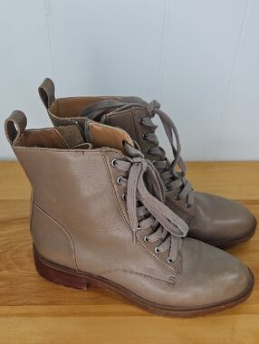 Steve Madden Taupe Leather Ankle Boots Size 7.5